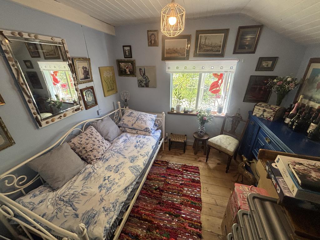 Ground floor bedroom 3/study