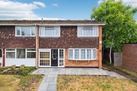 15 Hartley Close, Stoke Poges, Slough, SL3 6NS