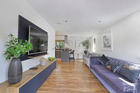 79 Buckingham Road, Epping, CM16 5AF