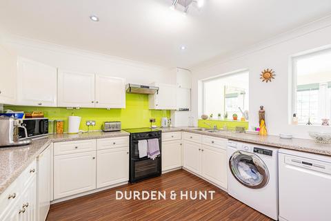 3 Brickfield Road, Coopersale, Epping, CM16 7QX