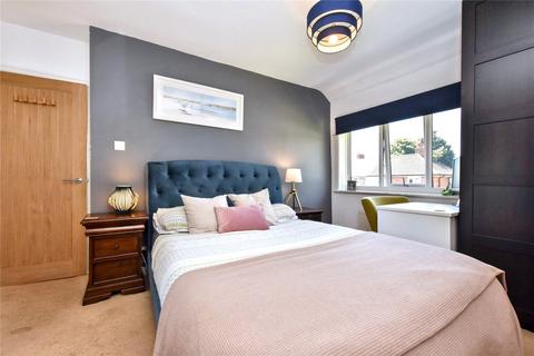 3 bedroom semi-detached house for sale, Landseer View, Leeds
