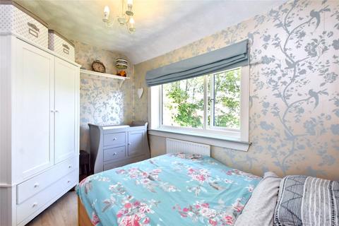 3 bedroom semi-detached house for sale, Landseer View, Leeds