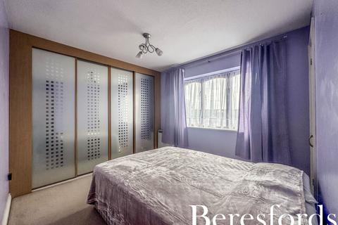 14 Bennison Drive, Harold Wood, Romford, RM3 0WJ