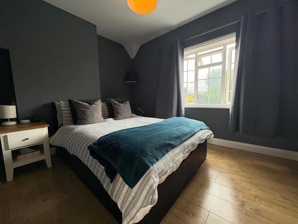 Bed1.jpg