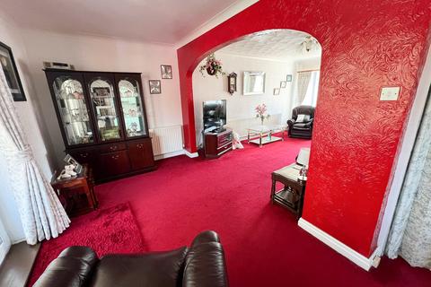 3 bedroom semi-detached house for sale, Dane Road, Denton