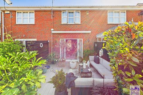 19 Cagney Close, Wainscott, Rochester, ME3 8AY