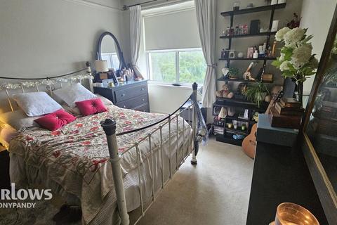 4 bedroom semi-detached house for sale, Penrhys Road, Ystrad, Pentre CF41 7