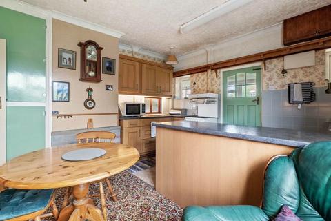3 bedroom detached bungalow for sale, 25 Windmill Lane, Kempsey, Worcester.  WR5 3LL
