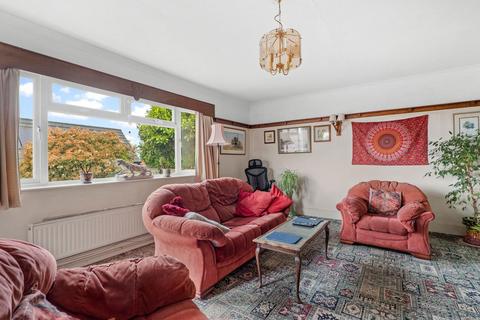 3 bedroom detached bungalow for sale, 25 Windmill Lane, Kempsey, Worcester.  WR5 3LL