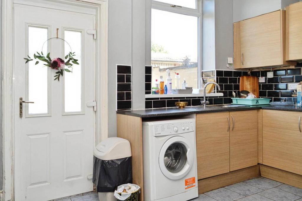 B010e84f-Kitchen 20 D.JPG