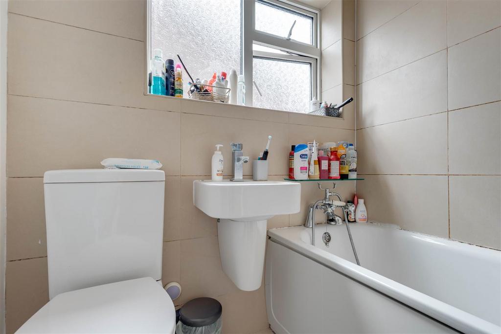 6. Bath.jpg