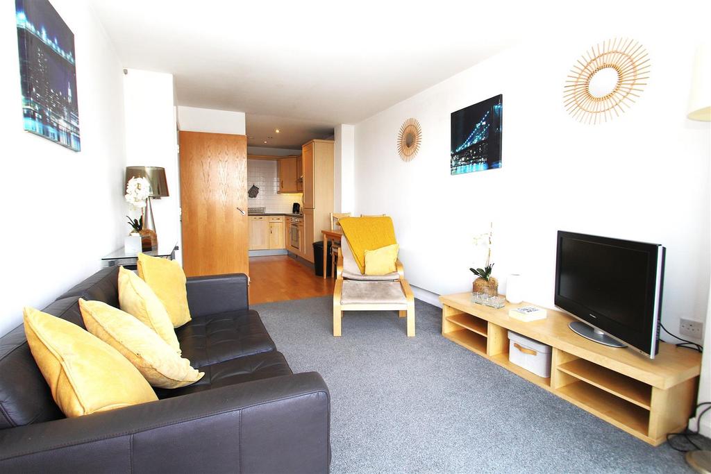 Living Room 3.JPG