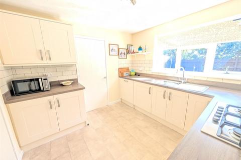 18 Flint Close, Atherstone, CV9 3AN