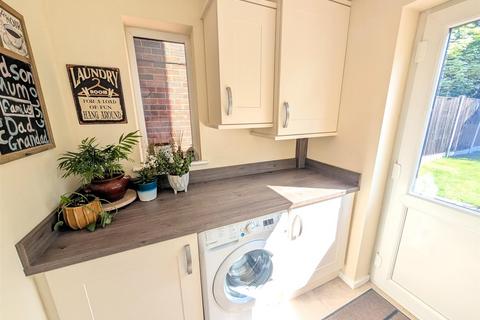 18 Flint Close, Atherstone, CV9 3AN