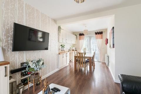 80 Hatch Gardens, Tadworth, KT20 5JS