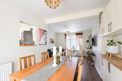 80 Hatch Gardens, Tadworth, KT20 5JS
