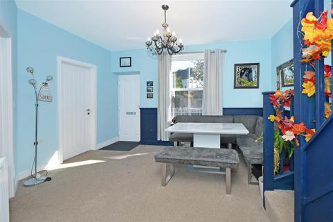 14 Cheadle Road, Uttoxeter, ST14 7BS