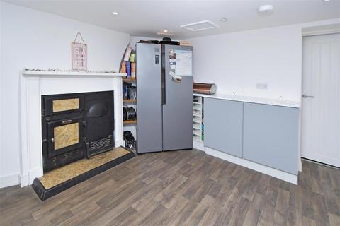 14 Cheadle Road, Uttoxeter, ST14 7BS