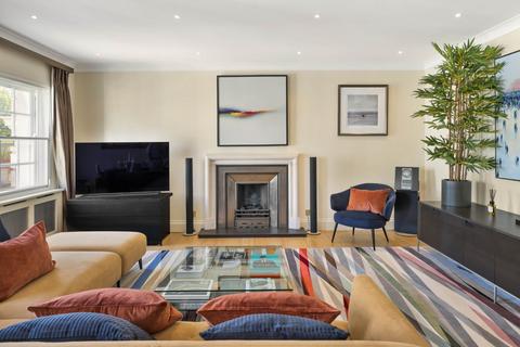 undefined, Eaton Square, London, SW1W