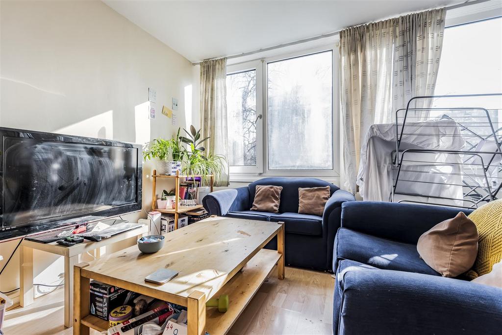 Apartment in Roehampton - More