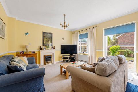 3 Knightwood Close, Reigate, RH2 8BE
