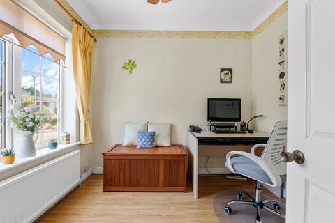 3 Knightwood Close, Reigate, RH2 8BE