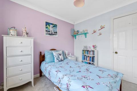3 Knightwood Close, Reigate, RH2 8BE