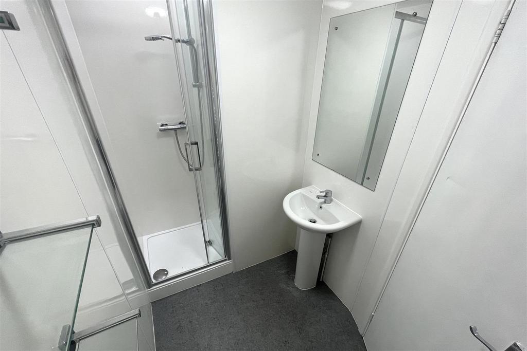 168-BATHROOM-GF-1.jpg