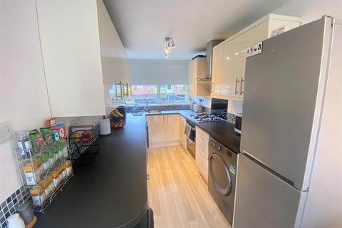 49 Gant Court, Waltham Abbey, EN9 3DY