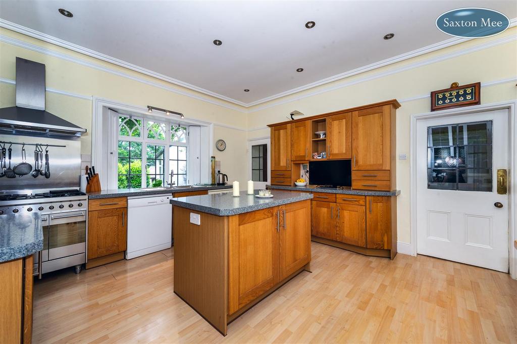 Kitchen 1735.jpg