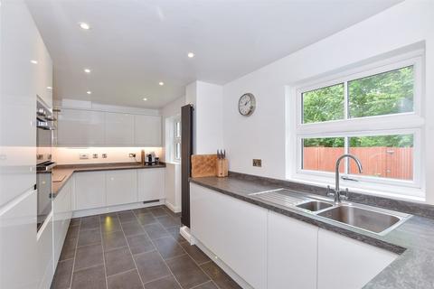 4 bedroom detached house for sale, Dove Close, Herne Bay CT6