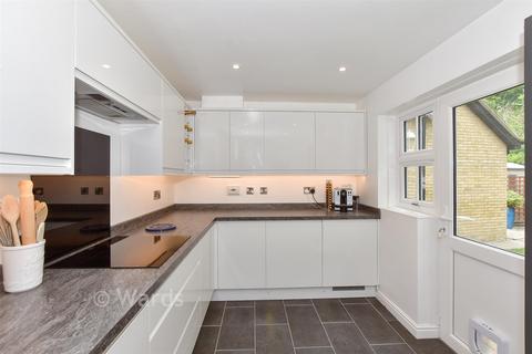 4 bedroom detached house for sale, Dove Close, Herne Bay CT6