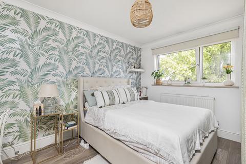 77 Tovil Close, London, SE20 8SZ