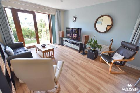 2 bedroom detached bungalow for sale, Newton Heights, Kilgetty