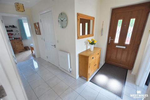 2 bedroom detached bungalow for sale, Newton Heights, Kilgetty