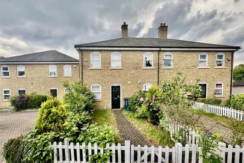 32 Tentelow Lane, Southall, UB2 4LE