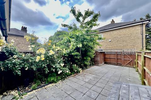 32 Tentelow Lane, Southall, UB2 4LE