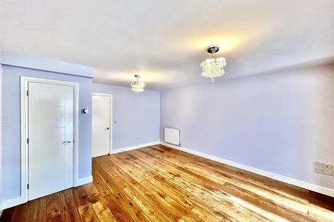 32 Tentelow Lane, Southall, UB2 4LE