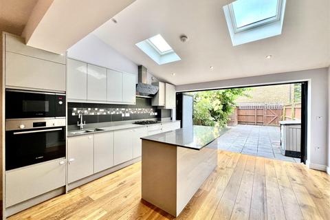 32 Tentelow Lane, Southall, UB2 4LE