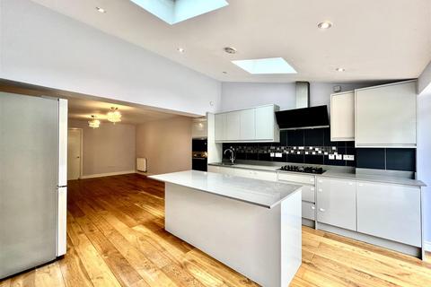 32 Tentelow Lane, Southall, UB2 4LE