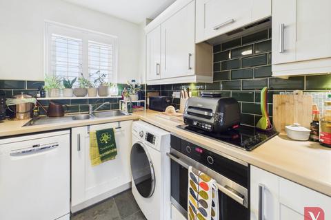 2 bedroom flat for sale, Watling Gardens, Dunstable LU6