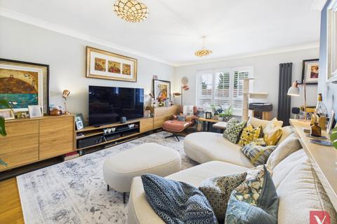 2 bedroom flat for sale, Watling Gardens, Dunstable LU6