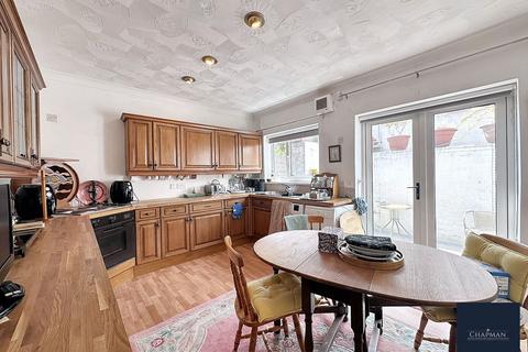 18 Bryn Eirw, Trehafod, Pontypridd, CF37 2PA