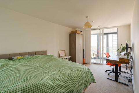 3 bedroom flat for sale, Unex Tower, Stratford, London, E15
