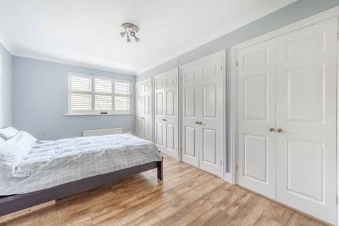 Flat 6, Hanover Court, 432 Uxbridge Road, Pinner, HA5 4SF