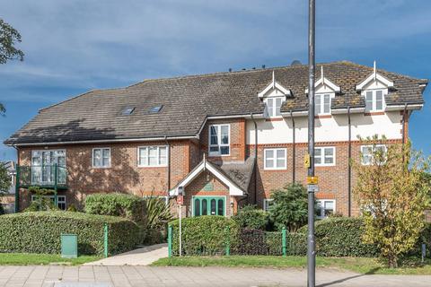 Flat 6, Hanover Court, 432 Uxbridge Road, Pinner, HA5 4SF