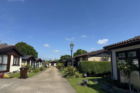 2 bedroom park home for sale, Tonbridge, Kent, TN11