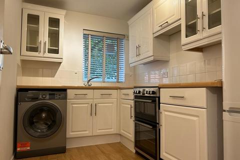 2 bedroom flat to rent, Alma Road, Windsor, SL4
