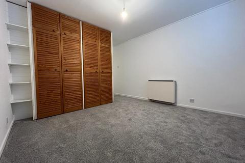 2 bedroom flat to rent, Alma Road, Windsor, SL4