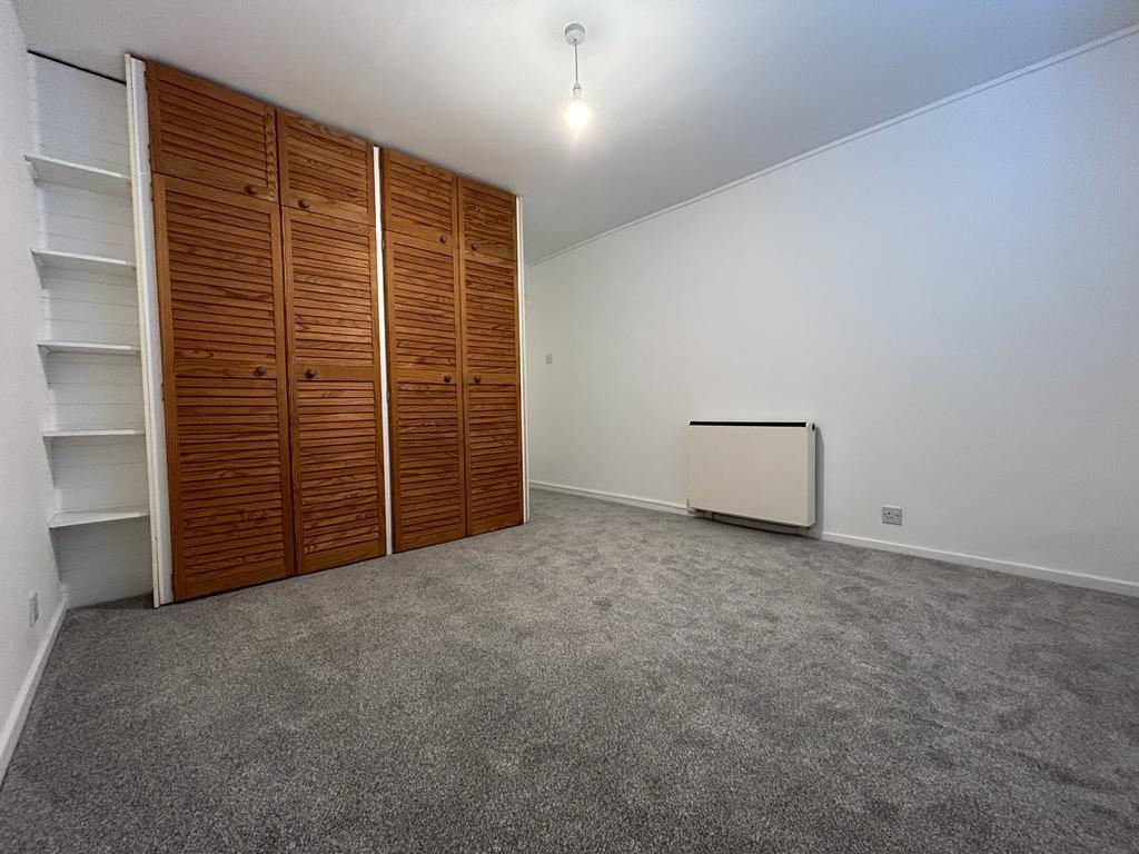 Bed 2 wardrobe